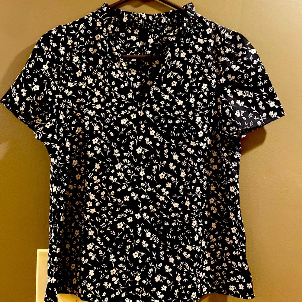 Black and white blouse- small
